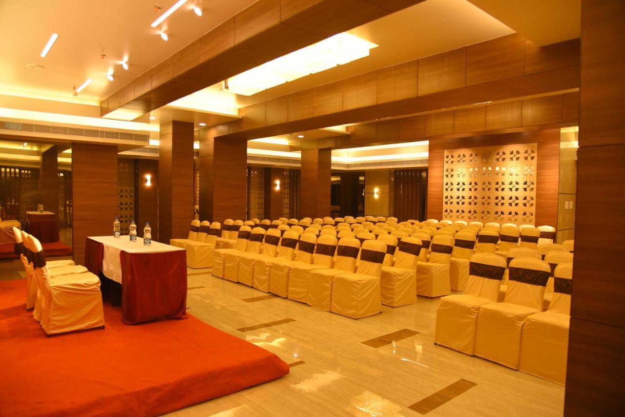 Zip By Spree Hotels Surabi International Vellore Bagian luar foto