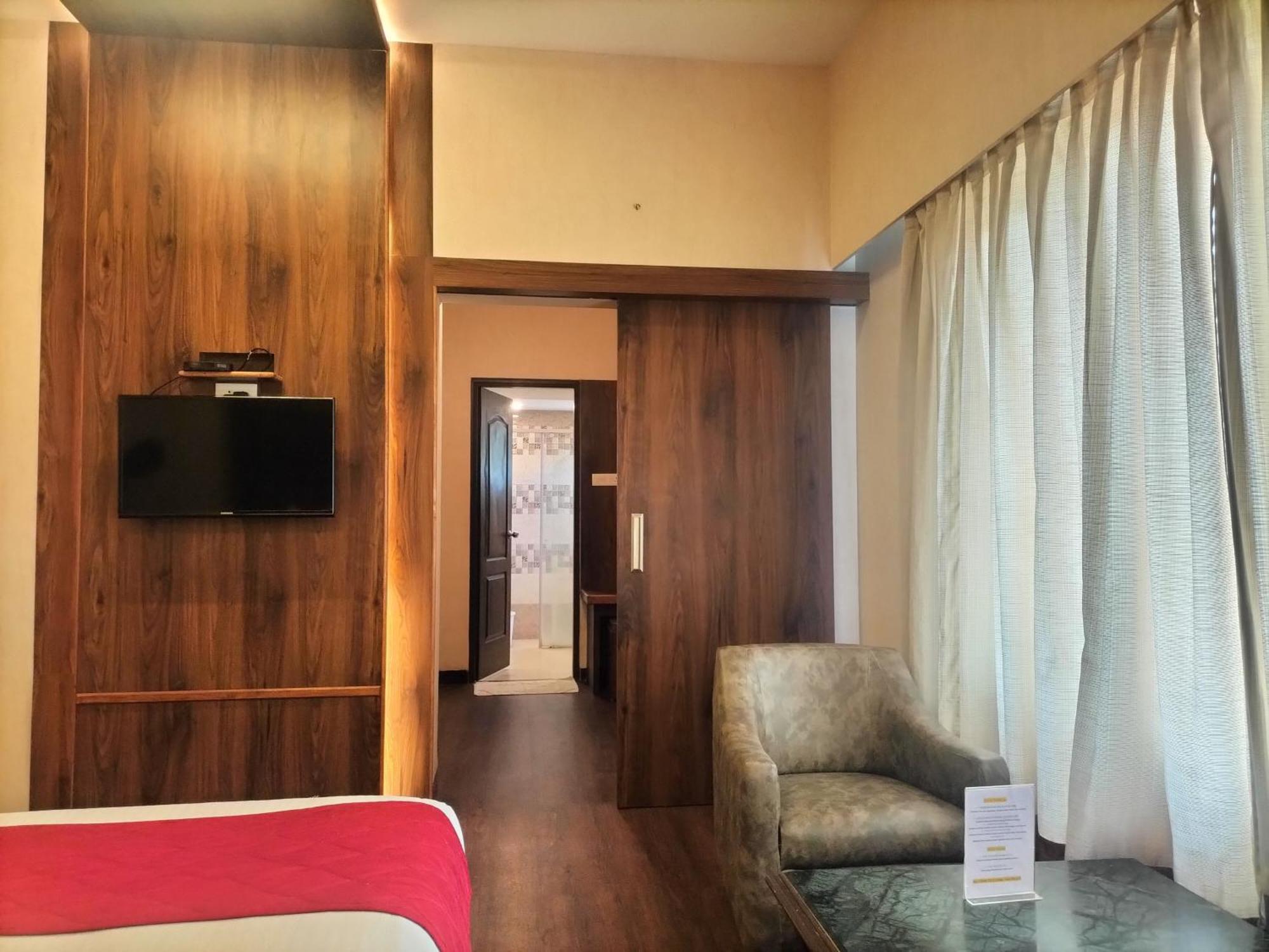 Zip By Spree Hotels Surabi International Vellore Bagian luar foto