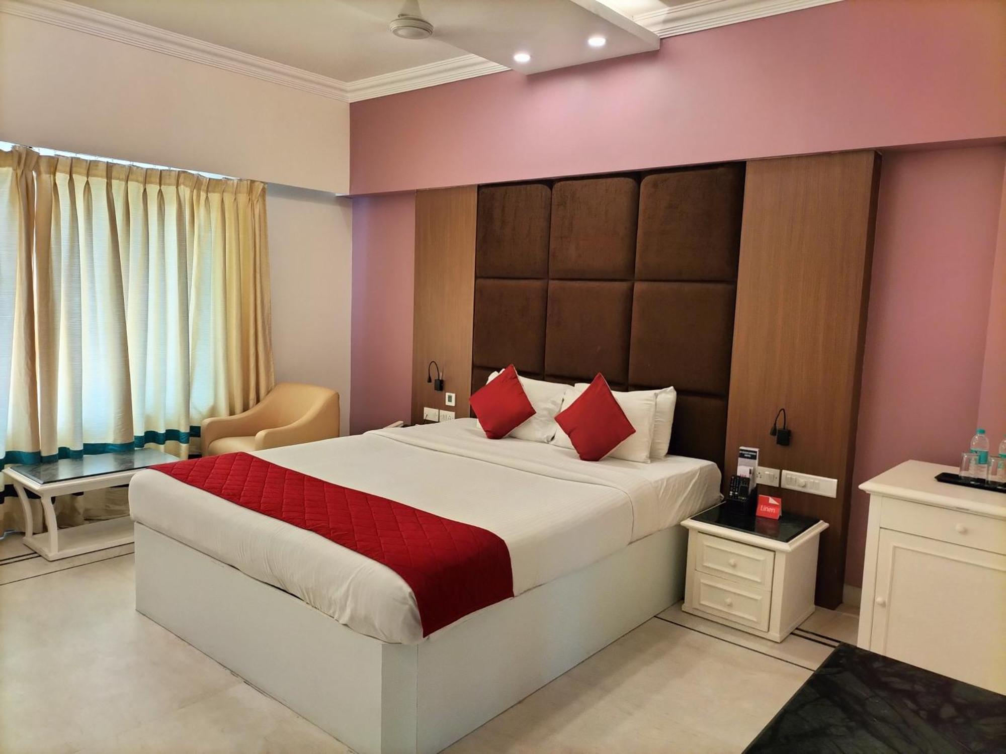 Zip By Spree Hotels Surabi International Vellore Bagian luar foto