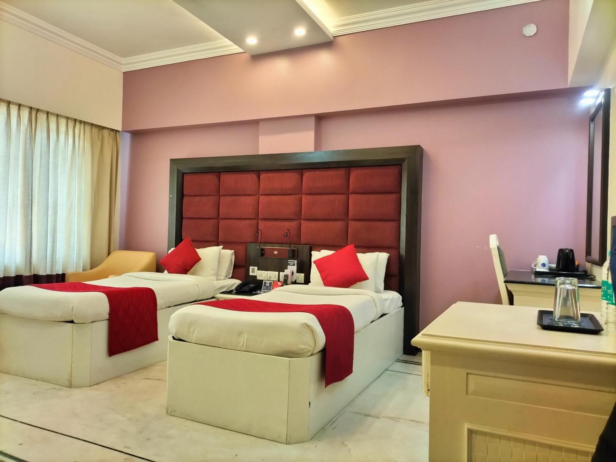 Zip By Spree Hotels Surabi International Vellore Bagian luar foto