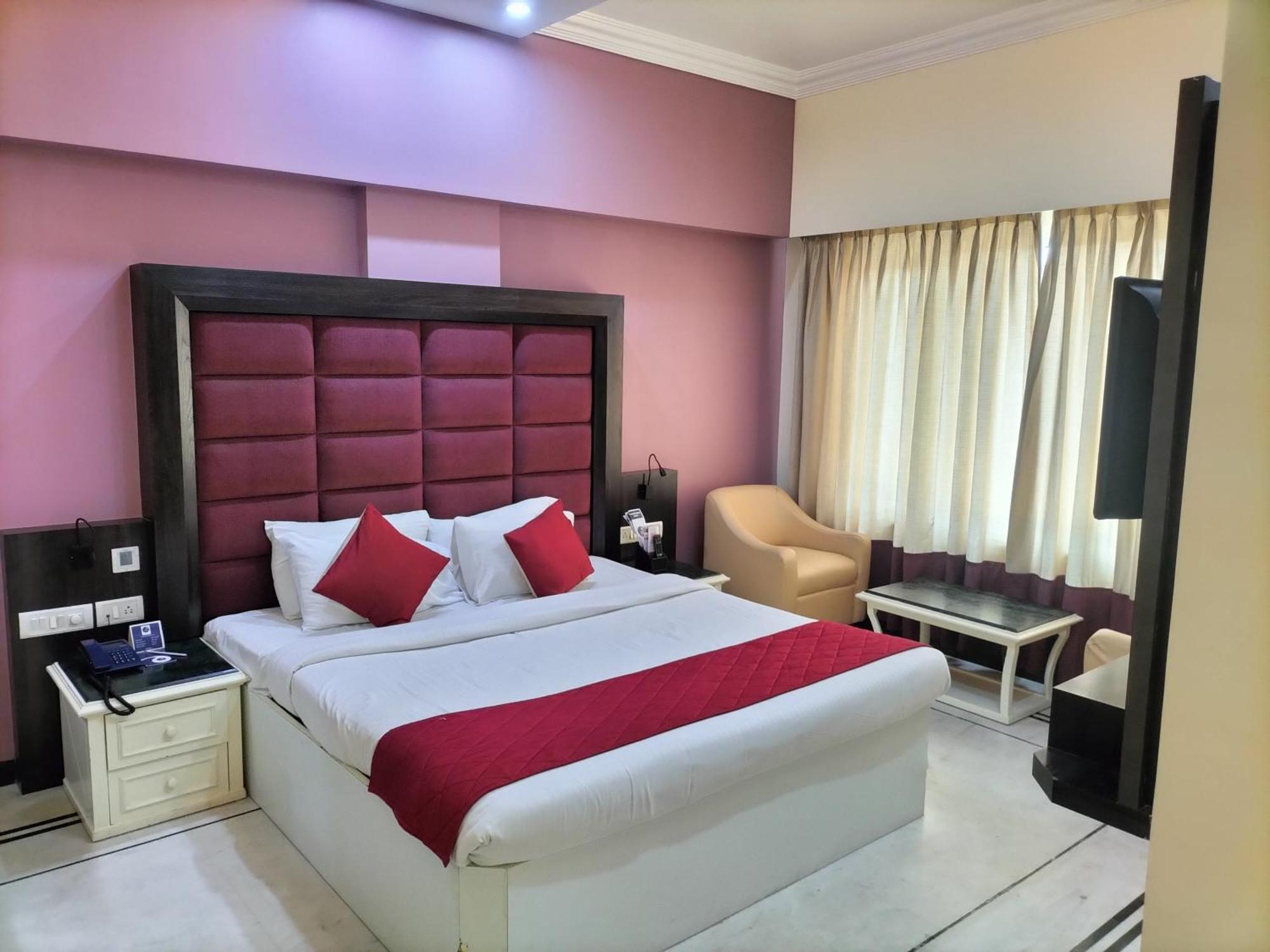 Zip By Spree Hotels Surabi International Vellore Bagian luar foto