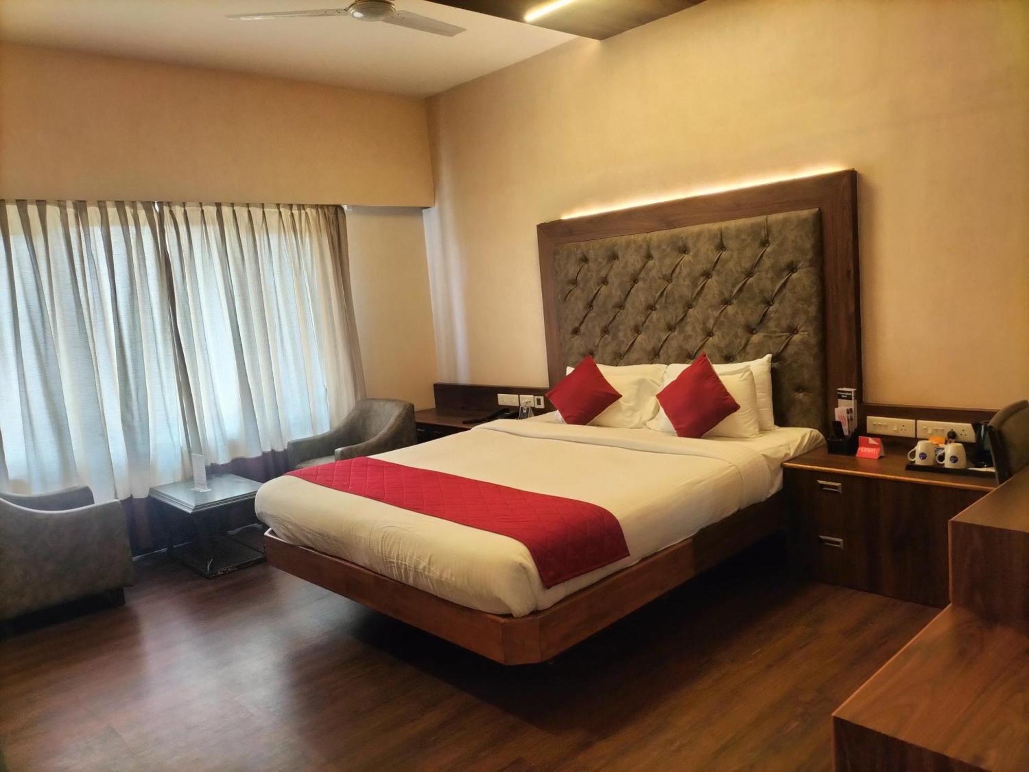 Zip By Spree Hotels Surabi International Vellore Bagian luar foto