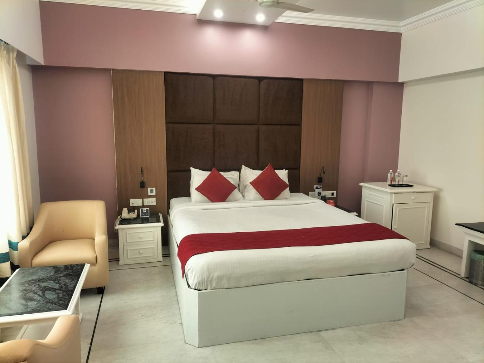 Zip By Spree Hotels Surabi International Vellore Bagian luar foto