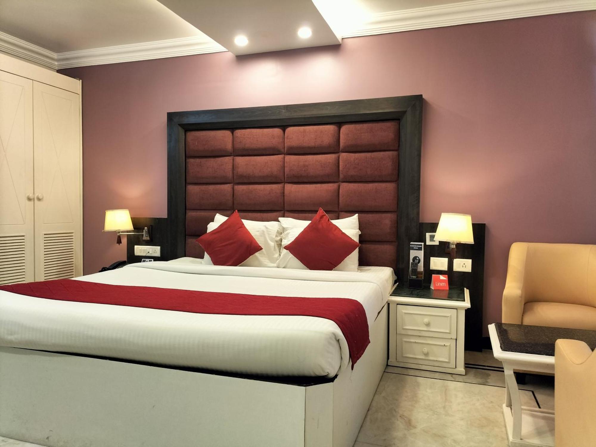 Zip By Spree Hotels Surabi International Vellore Bagian luar foto