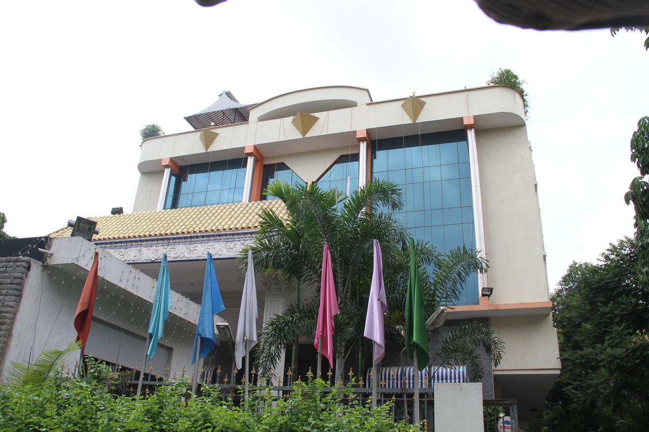 Zip By Spree Hotels Surabi International Vellore Bagian luar foto